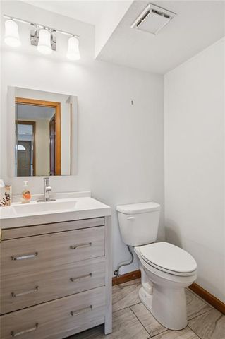 8418 N Park Court, Kansas City, MO 64155