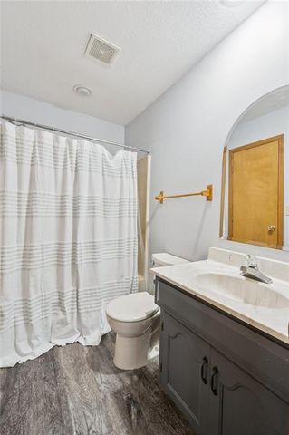 8418 N Park Court, Kansas City, MO 64155