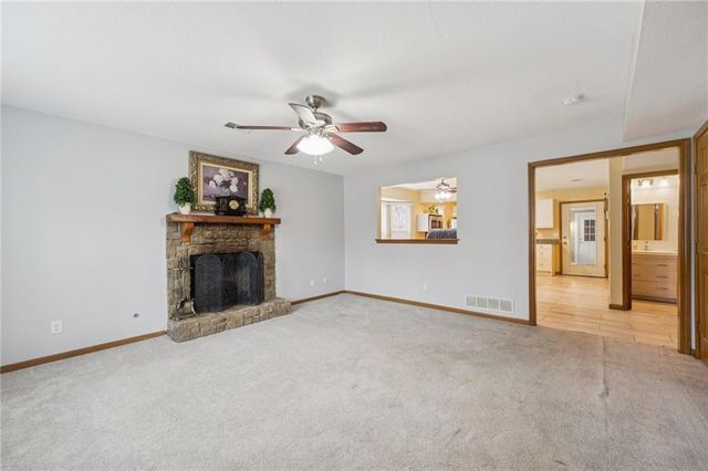 8418 N Park Court, Kansas City, MO 64155