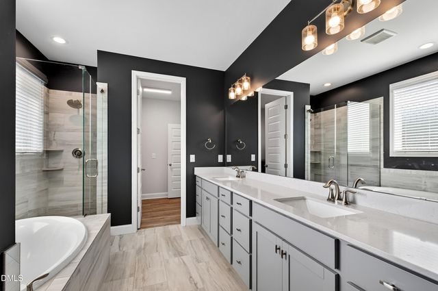 1300 Commons Ford Place, Apex, NC 27539