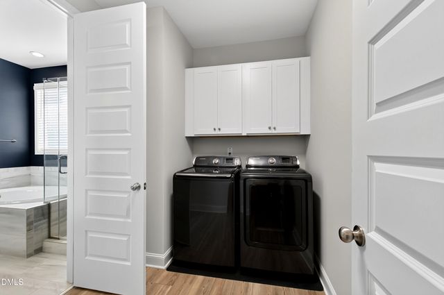 1300 Commons Ford Place, Apex, NC 27539