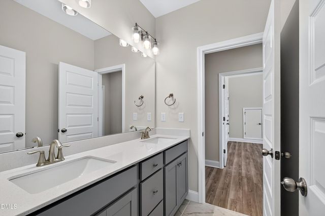 1300 Commons Ford Place, Apex, NC 27539
