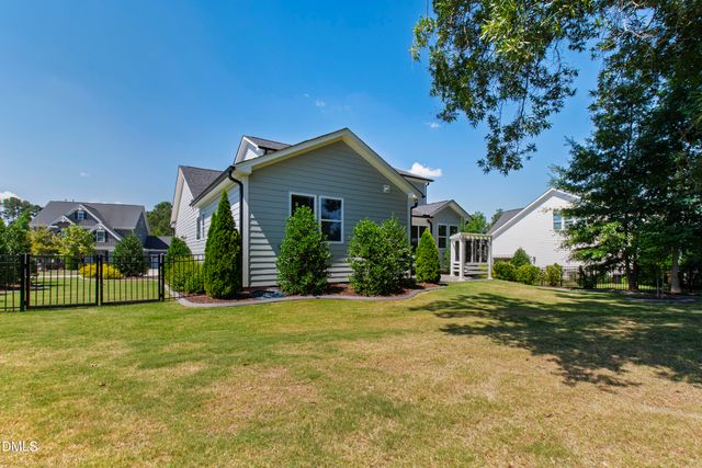 1300 Commons Ford Place, Apex, NC 27539