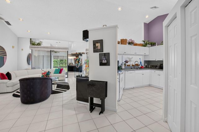 7537 Lexington Club Boulevard B, Delray Beach, FL 33446