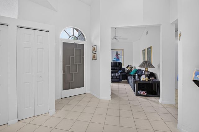 7537 Lexington Club Boulevard B, Delray Beach, FL 33446