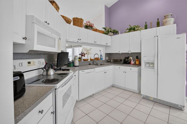 7537 Lexington Club Boulevard B, Delray Beach, FL 33446