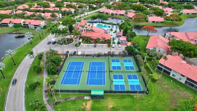 7537 Lexington Club Boulevard B, Delray Beach, FL 33446