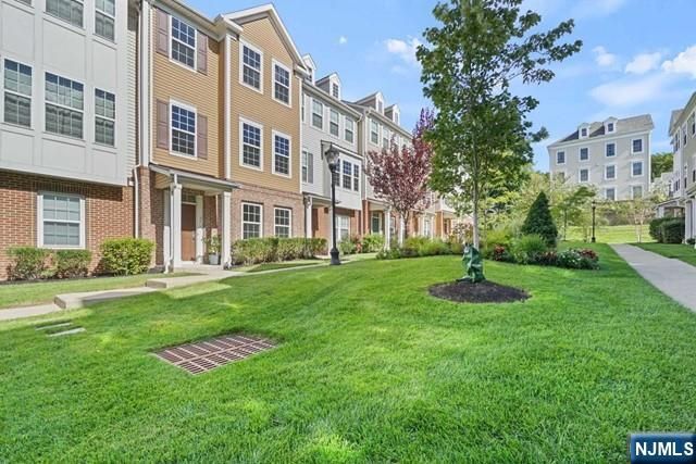 32 Truman Drive, Wood Ridge, NJ 07075