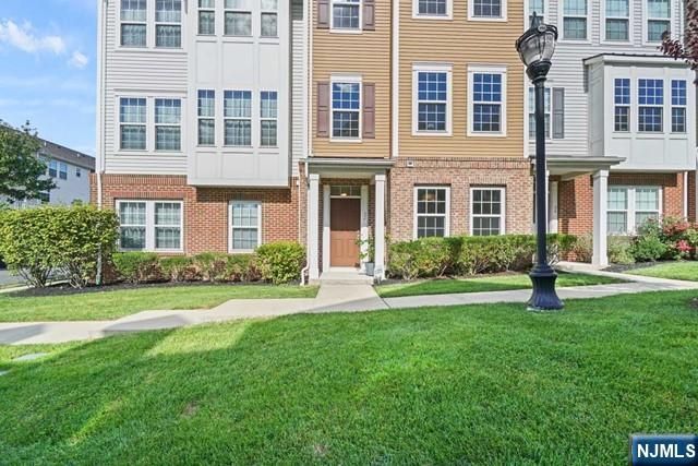 32 Truman Drive, Wood Ridge, NJ 07075