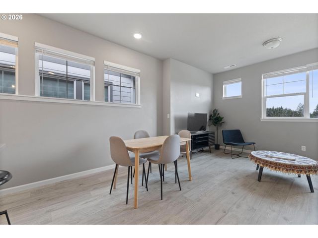 7016 Se FRASIER Ln, Hillsboro, OR 97123