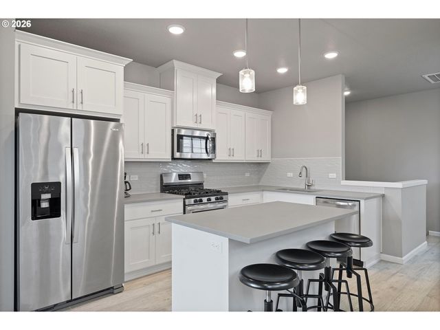 7016 Se FRASIER Ln, Hillsboro, OR 97123
