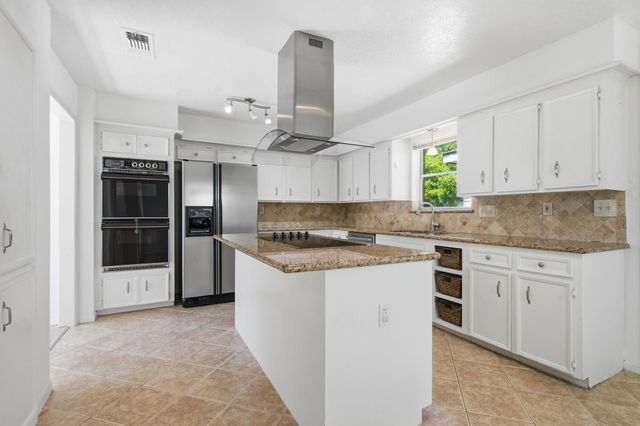 11419 Inwood Drive, Houston, TX 77077