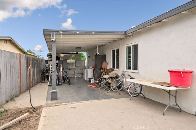 1754 Kippy Drive, Colton, CA 92324