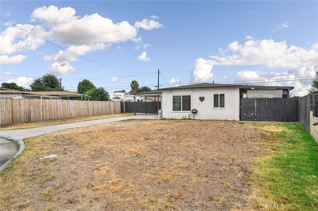 1754 Kippy Drive, Colton, CA 92324
