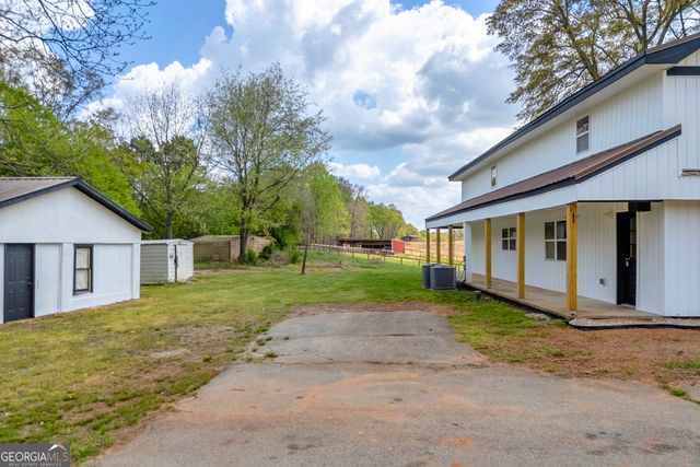 8606 Holly Springs Road, Maysville, GA 30558