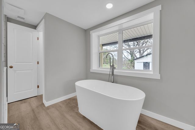 8606 Holly Springs Road, Maysville, GA 30558