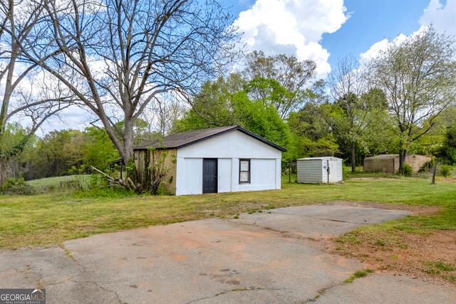 8606 Holly Springs Road, Maysville, GA 30558