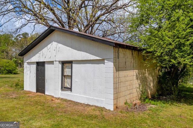 8606 Holly Springs Road, Maysville, GA 30558