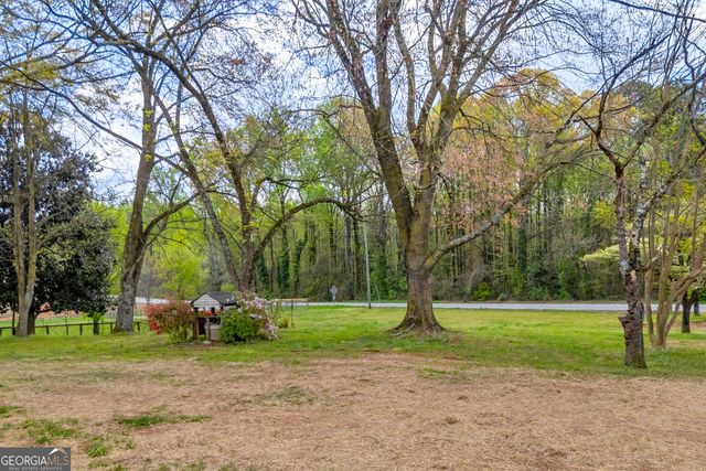 8606 Holly Springs Road, Maysville, GA 30558