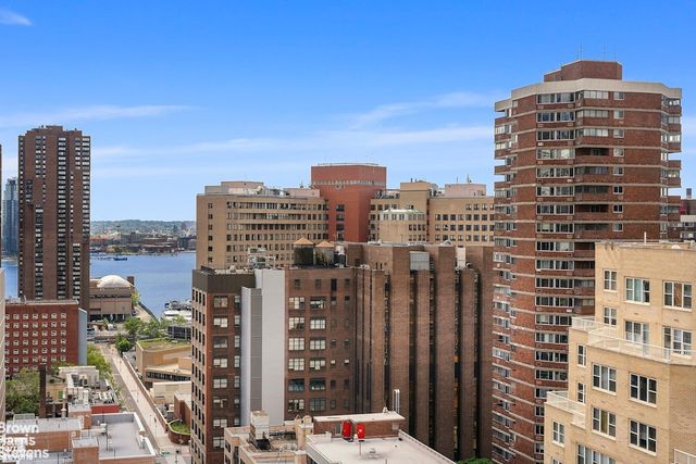 245 E 25th St Apt 12L, New York City, NY 10010