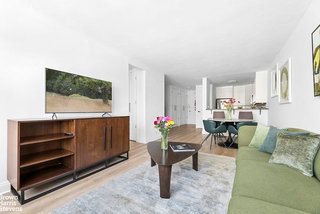 245 E 25th St Apt 12L, New York City, NY 10010