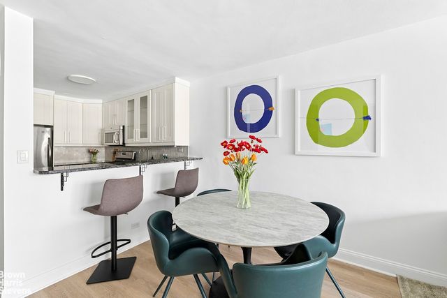 245 E 25th St Apt 12L, New York City, NY 10010