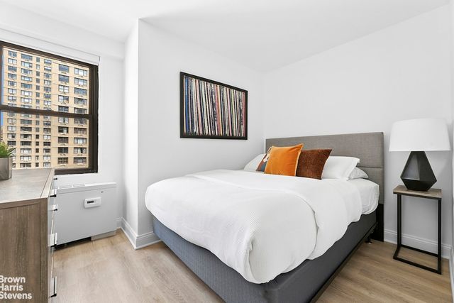 245 E 25th St Apt 12L, New York City, NY 10010