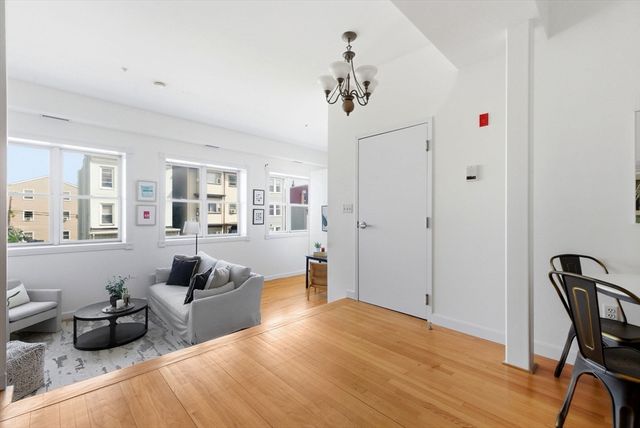 156 Chelsea Street 201, Boston, MA 02128