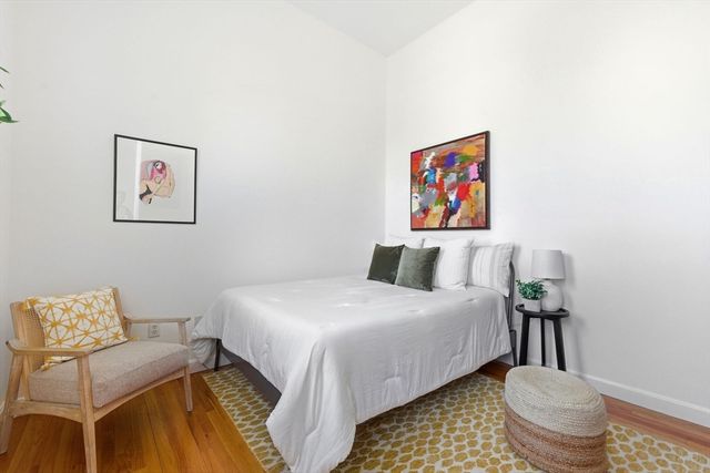 156 Chelsea Street 201, Boston, MA 02128