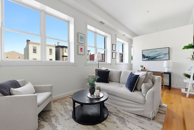 156 Chelsea Street 201, Boston, MA 02128