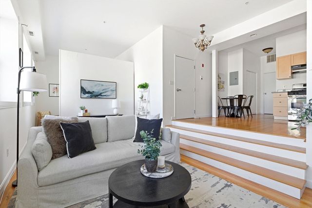 156 Chelsea Street 201, Boston, MA 02128