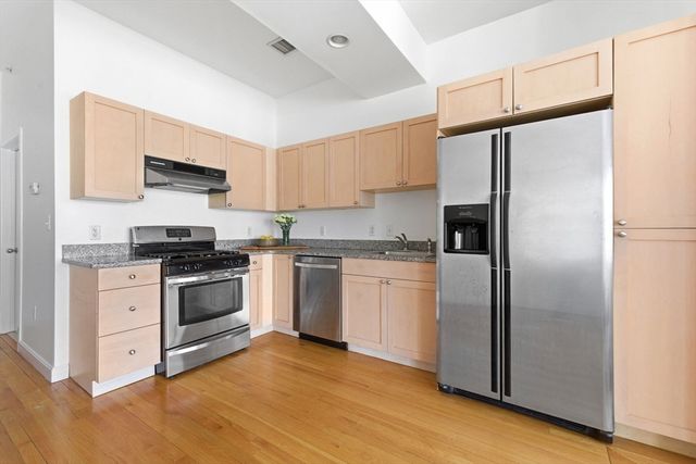 156 Chelsea Street 201, Boston, MA 02128