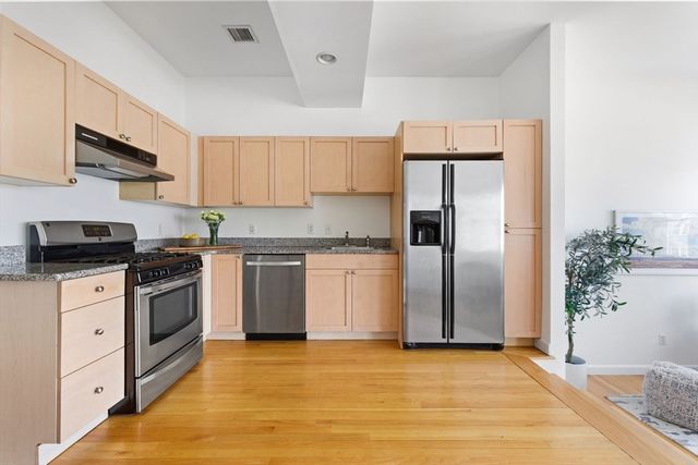 156 Chelsea Street 201, Boston, MA 02128