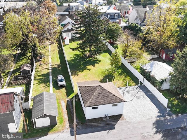 148 N CARLISLE ST, Greencastle, PA 17225