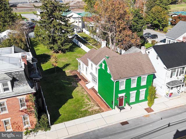 148 N CARLISLE ST, Greencastle, PA 17225