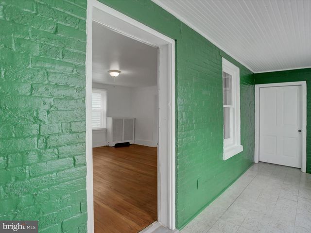 148 N CARLISLE ST, Greencastle, PA 17225