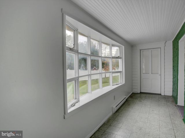 148 N CARLISLE ST, Greencastle, PA 17225