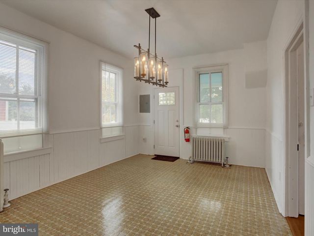 148 N CARLISLE ST, Greencastle, PA 17225