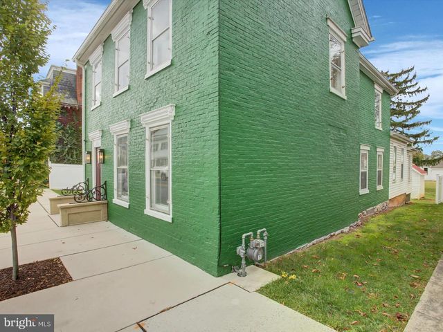 148 N CARLISLE ST, Greencastle, PA 17225