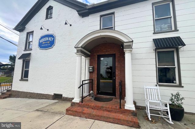 148 N CARLISLE ST, Greencastle, PA 17225