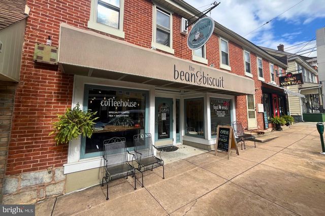 148 N CARLISLE ST, Greencastle, PA 17225