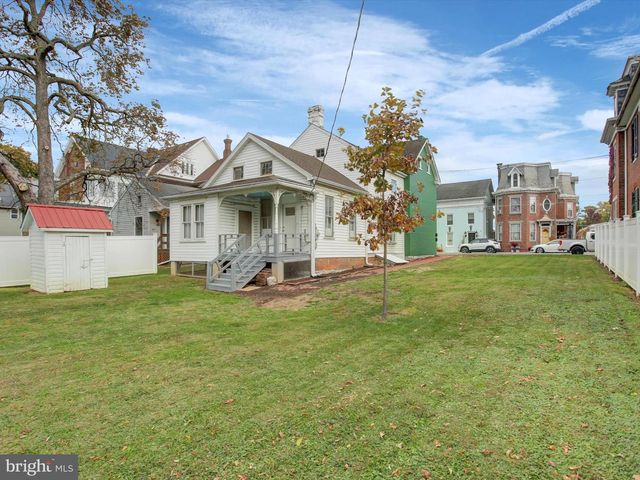 148 N CARLISLE ST, Greencastle, PA 17225