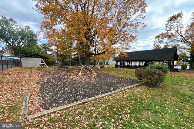 148 N CARLISLE ST, Greencastle, PA 17225