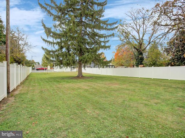 148 N CARLISLE ST, Greencastle, PA 17225