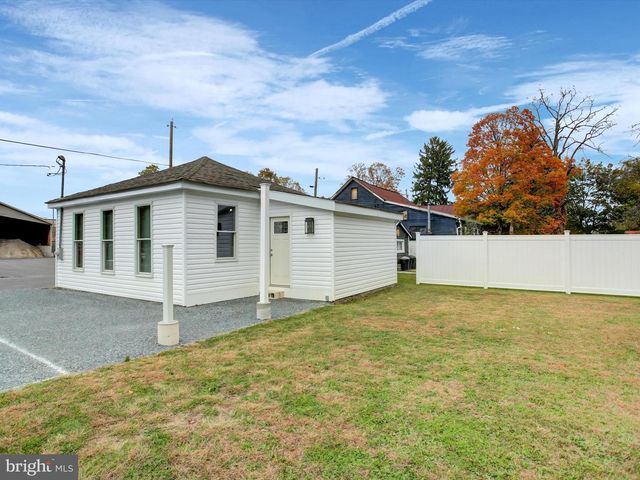 148 N CARLISLE ST, Greencastle, PA 17225