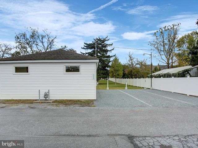 148 N CARLISLE ST, Greencastle, PA 17225