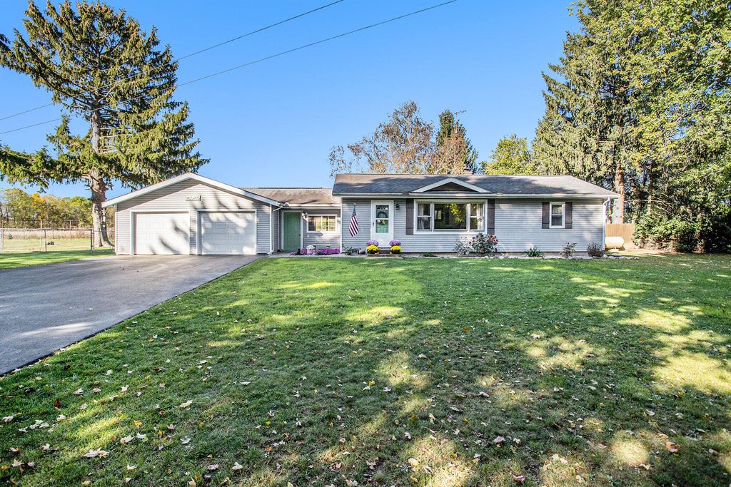 16945 20 Mile Road, Marengo Twp, MI 49068