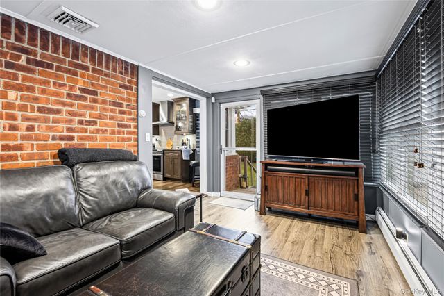 6 Simmons Drive, East Islip, NY 11730