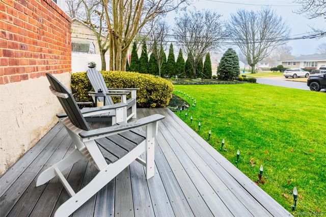 6 Simmons Drive, East Islip, NY 11730