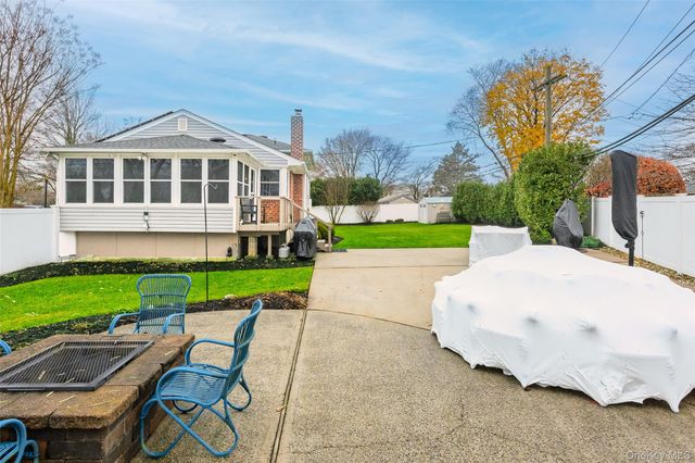 6 Simmons Drive, East Islip, NY 11730